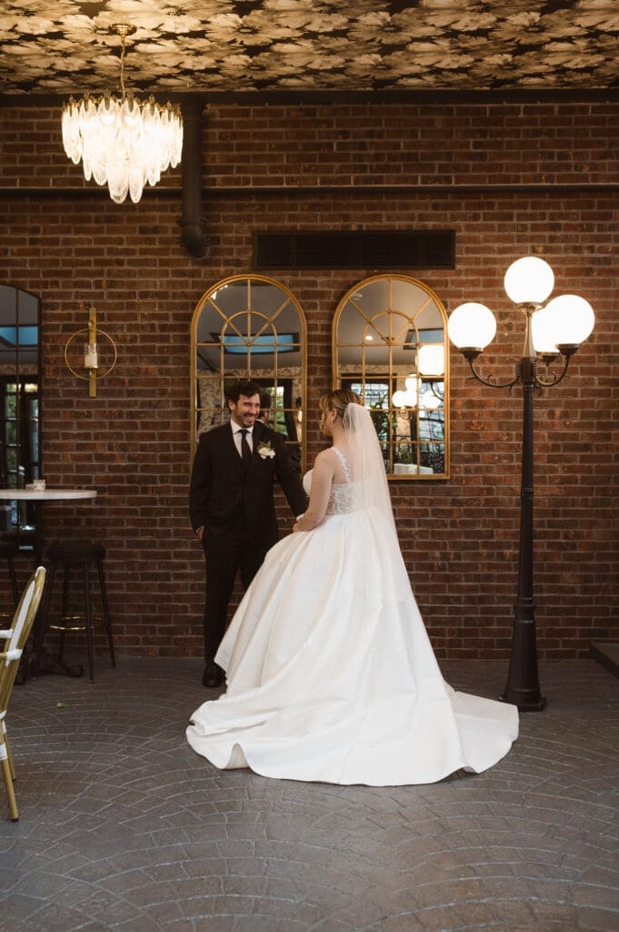 winter-wedding-photos-at-the-park-loft-nj-by-suess-moments-photography