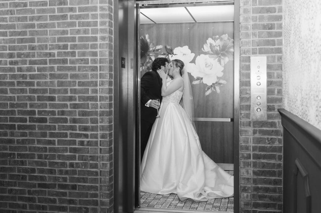 elevator-winter-wedding-photos-at-the-park-loft-nj-by-suess-moments-photography