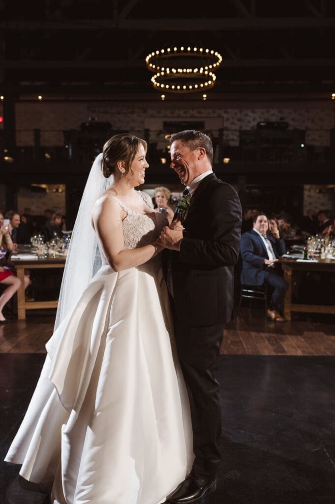 first-dance-winter-wedding-photos-at-the-park-loft-nj-by-suess-moments-photography