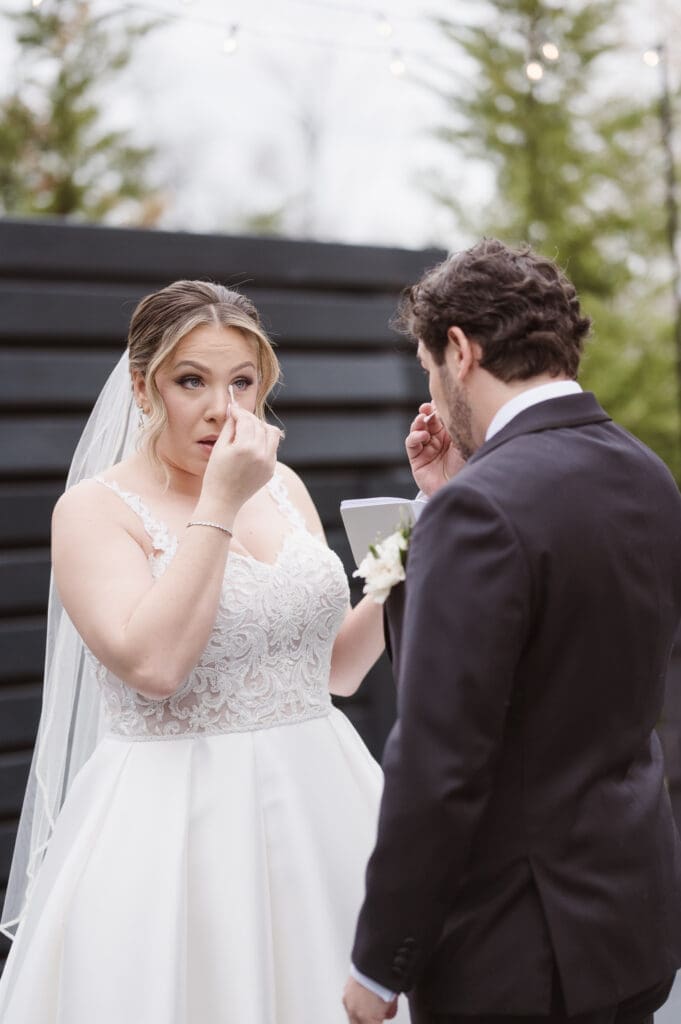 winter-wedding-photos-at-the-park-loft-nj-by-suess-moments-photography