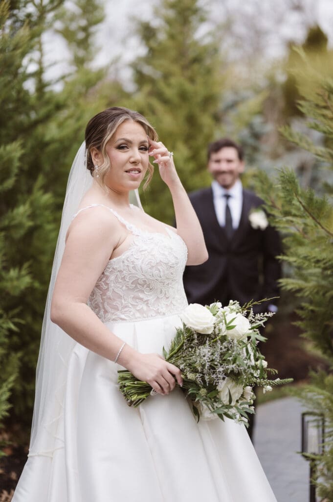 winter-wedding-photos-at-the-park-loft-nj-by-suess-moments-photography