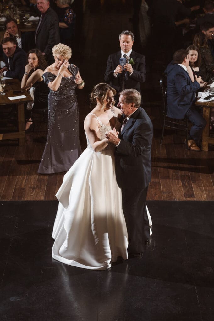 winter-wedding-photos-at-the-park-loft-nj-by-suess-moments-photography