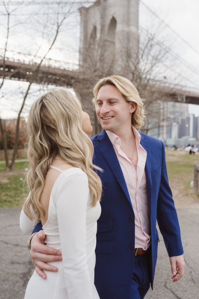 dumbo-brooklyn-nyc-engagement-photos-by-suess-moments
