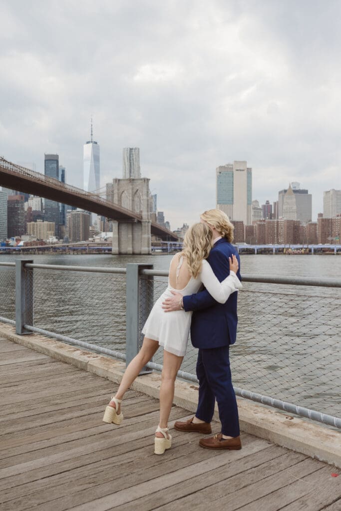 dumbo-brooklyn-nyc-engagement-photos-by-suess-moments
