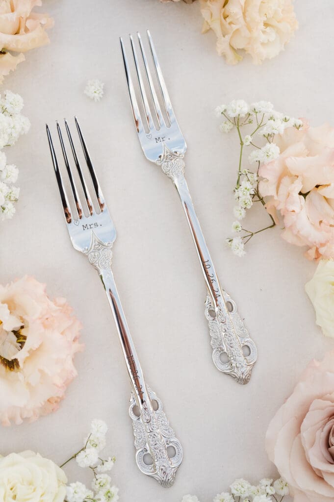 custom-wedding-forks-for-cake-cut