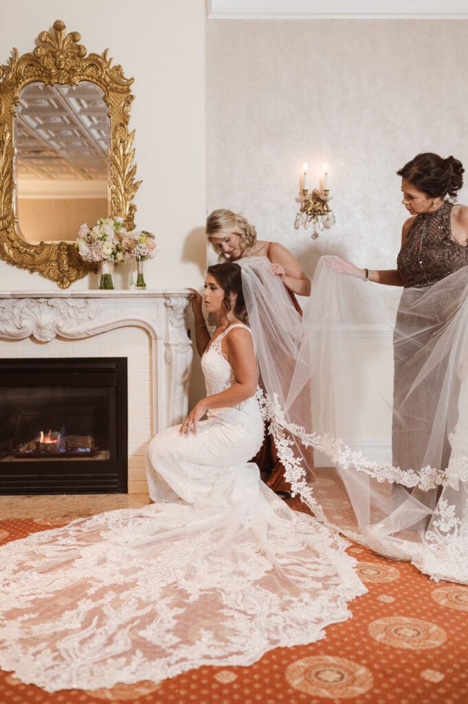 bride-getting-ready-wedding-photos-at-the-palace-at-somerset-park-nj-by-suess-moments-photography