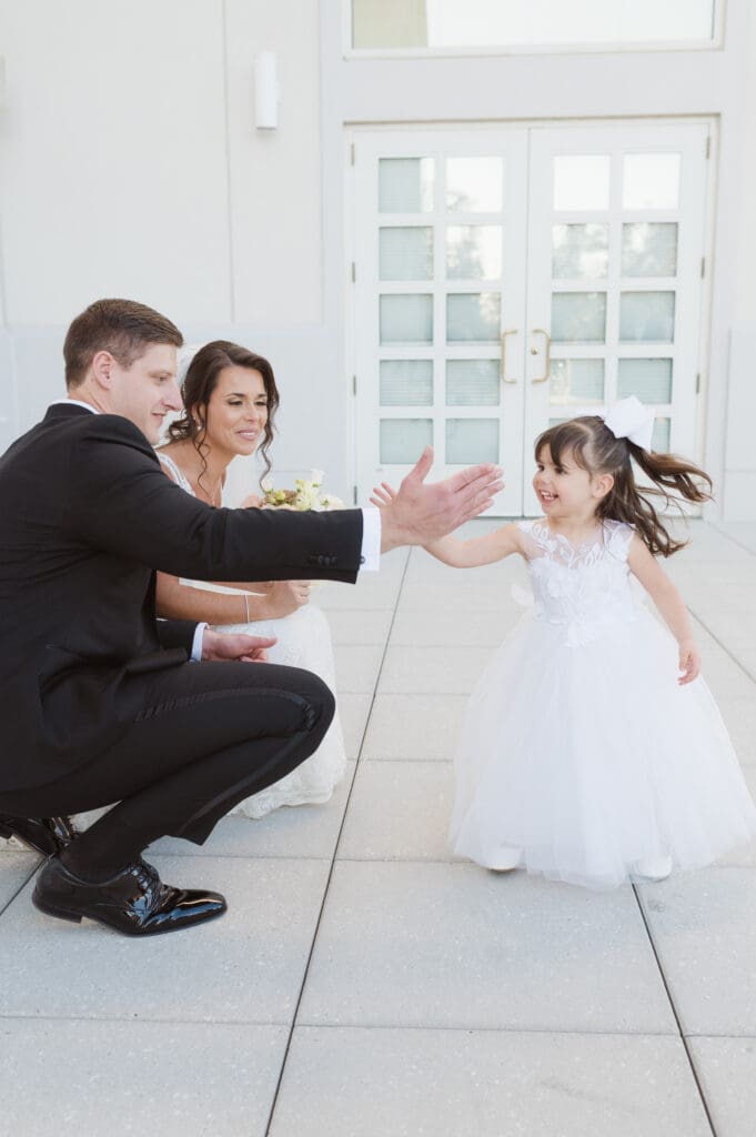 family-photos-at-west-wing-palace-at-somerset-park-nj