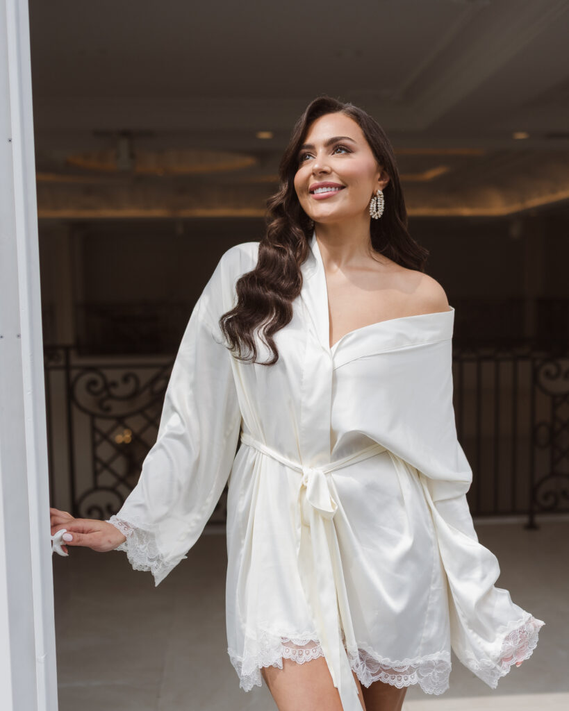 bride getting ready photos at the estate at florentine gardens NJ by suess moments