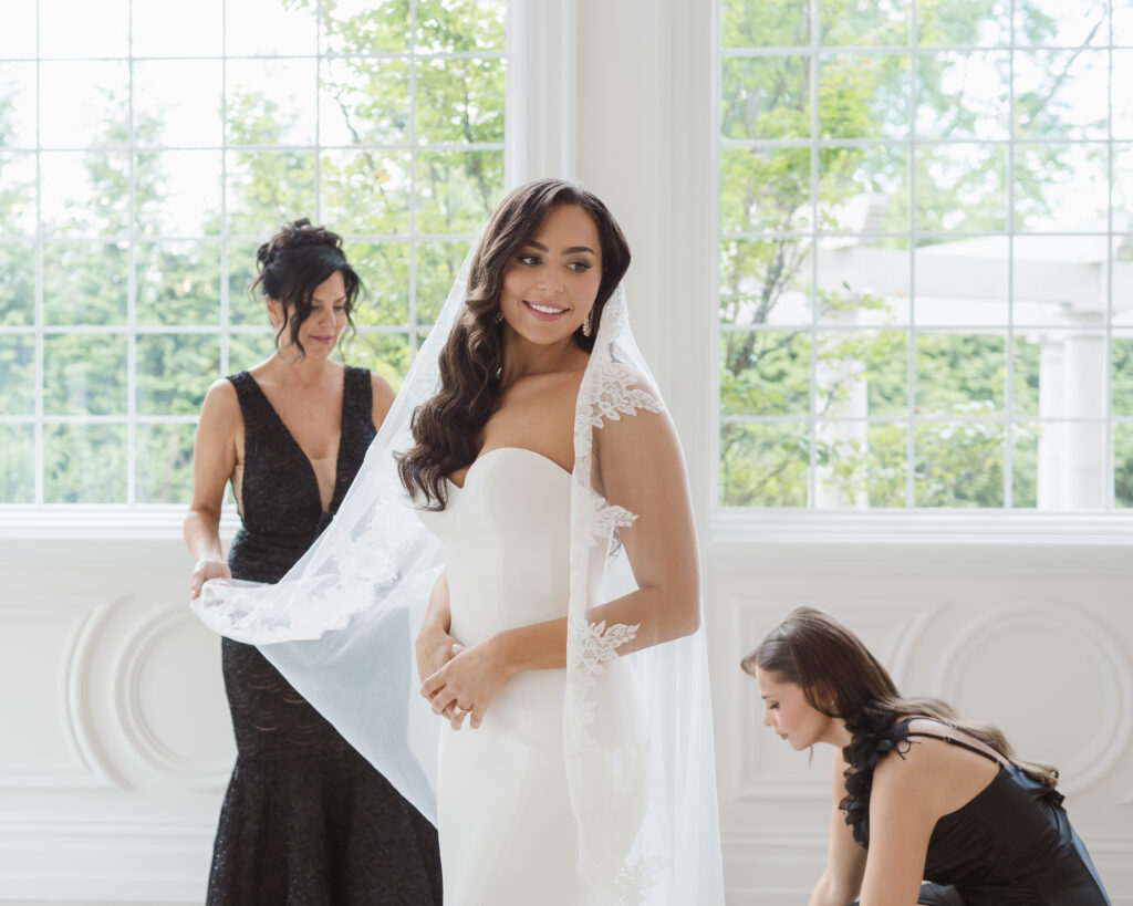 bride getting ready photos at the estate at florentine gardens NJ by suess moments