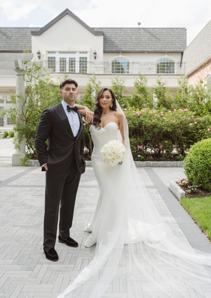 outdoor wedding photos at the estate at florentine gardens nj by suess moments photography