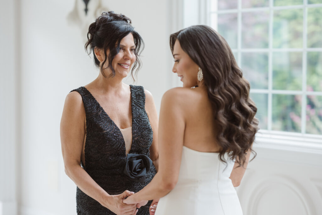 bride getting ready photos at the estate at florentine gardens NJ by suess moments