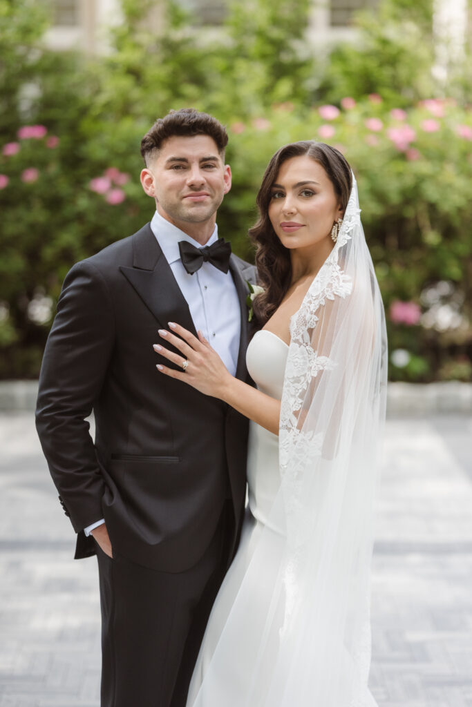 outdoor wedding photos at the estate at florentine gardens nj by suess moments photography