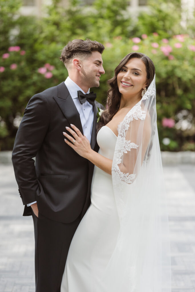 outdoor wedding photos at the estate at florentine gardens nj by suess moments photography