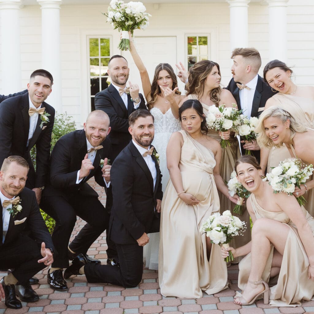 fun wedding party photos at the ryland inn nj by suess moments