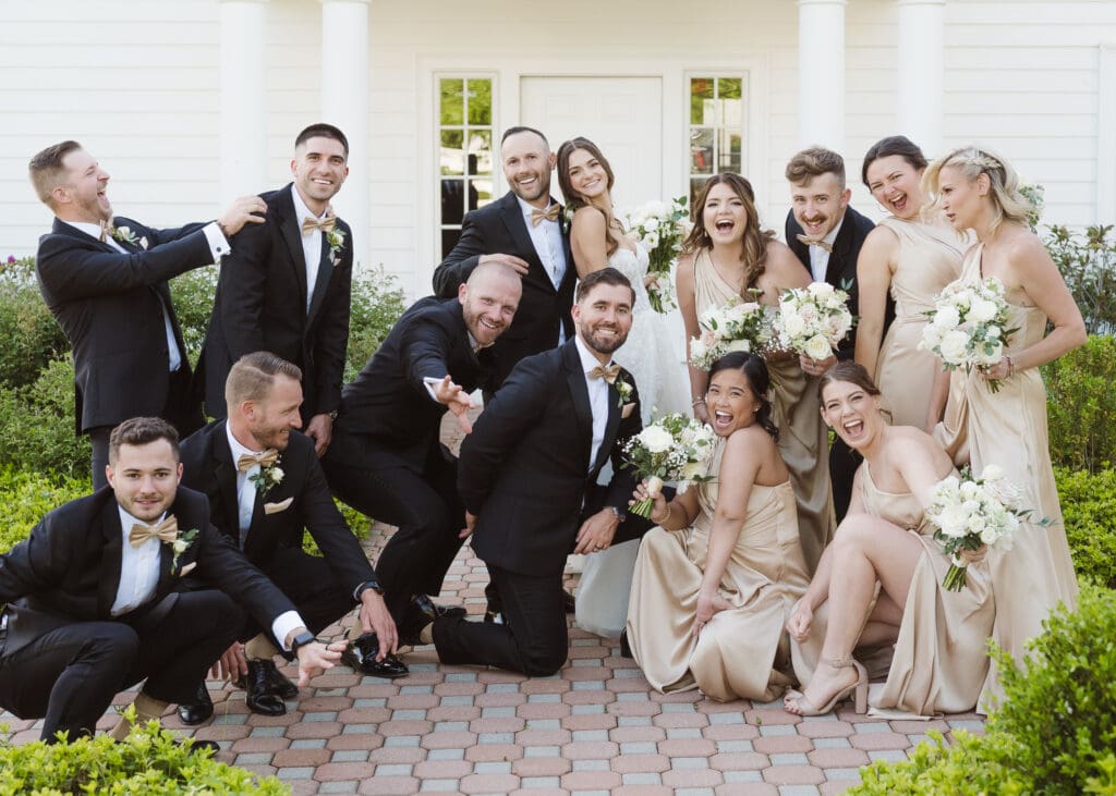 fun wedding party photos at the ryland inn nj by suess moments