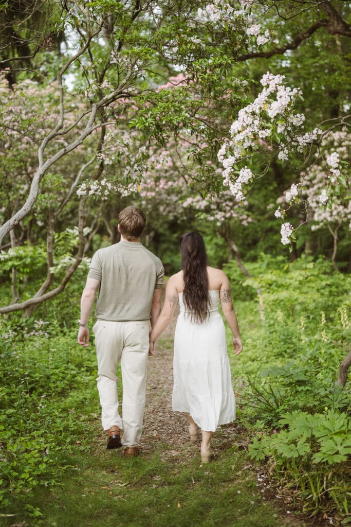 spring at cross estate gardens new jersey engagement photos