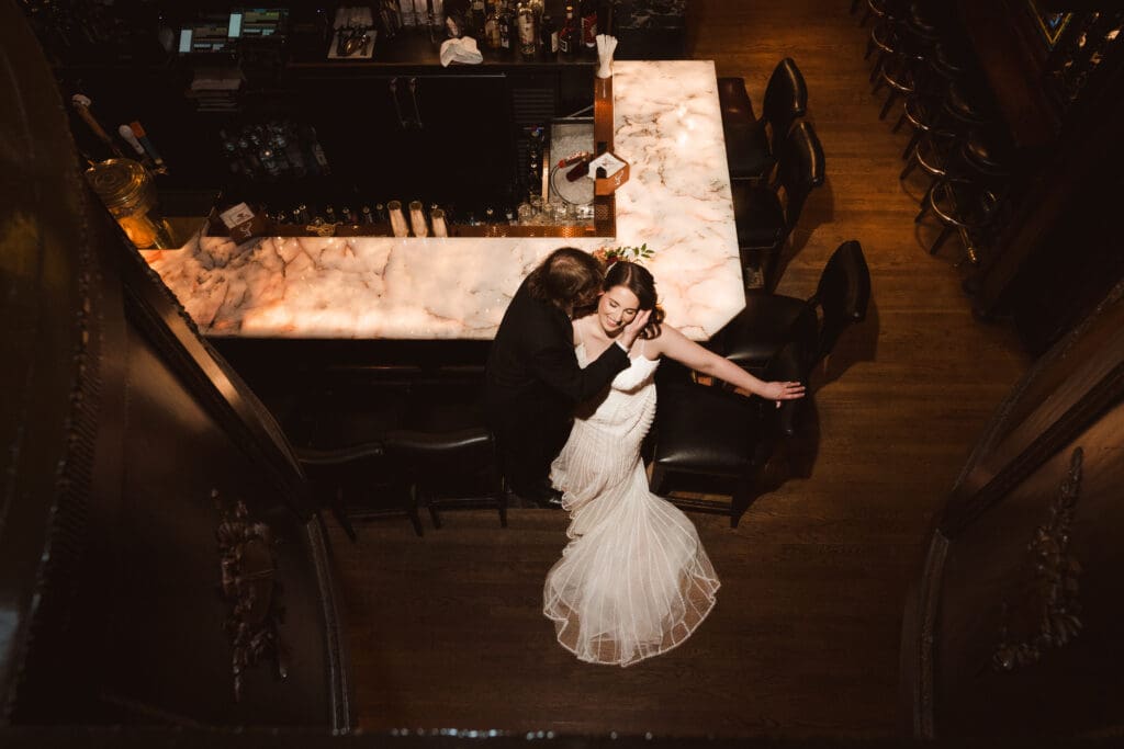 where to take photos at madison hotel bar rods steakhouse