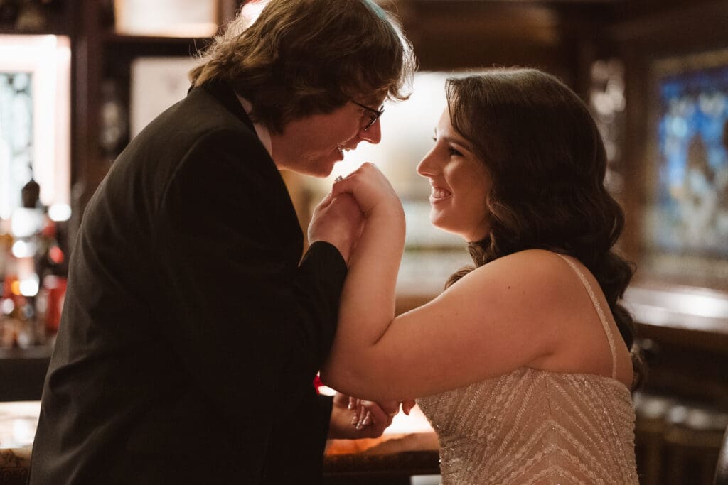 where to take photos at madison hotel bar rods steakhouse