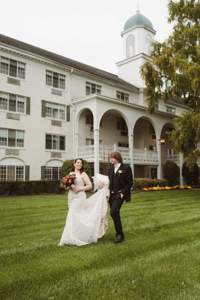 outdoor wedding photos at the madison hotel new jersey