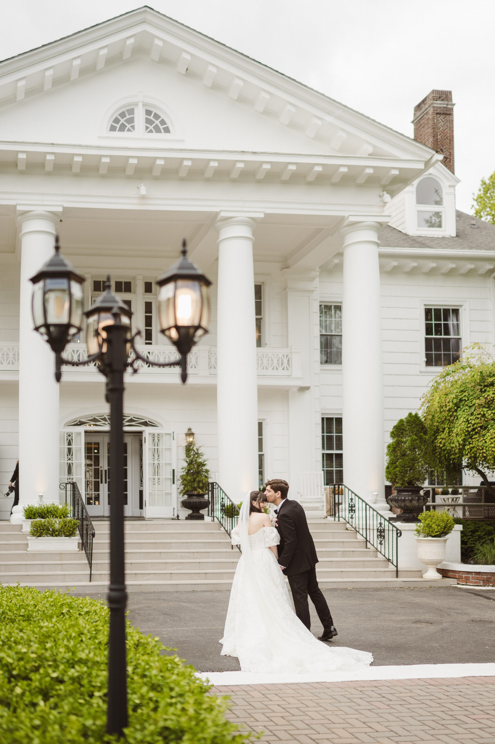 true to color wedding photos by whimsical NJ photographer Suess Moments at Briarcliff Manor NY