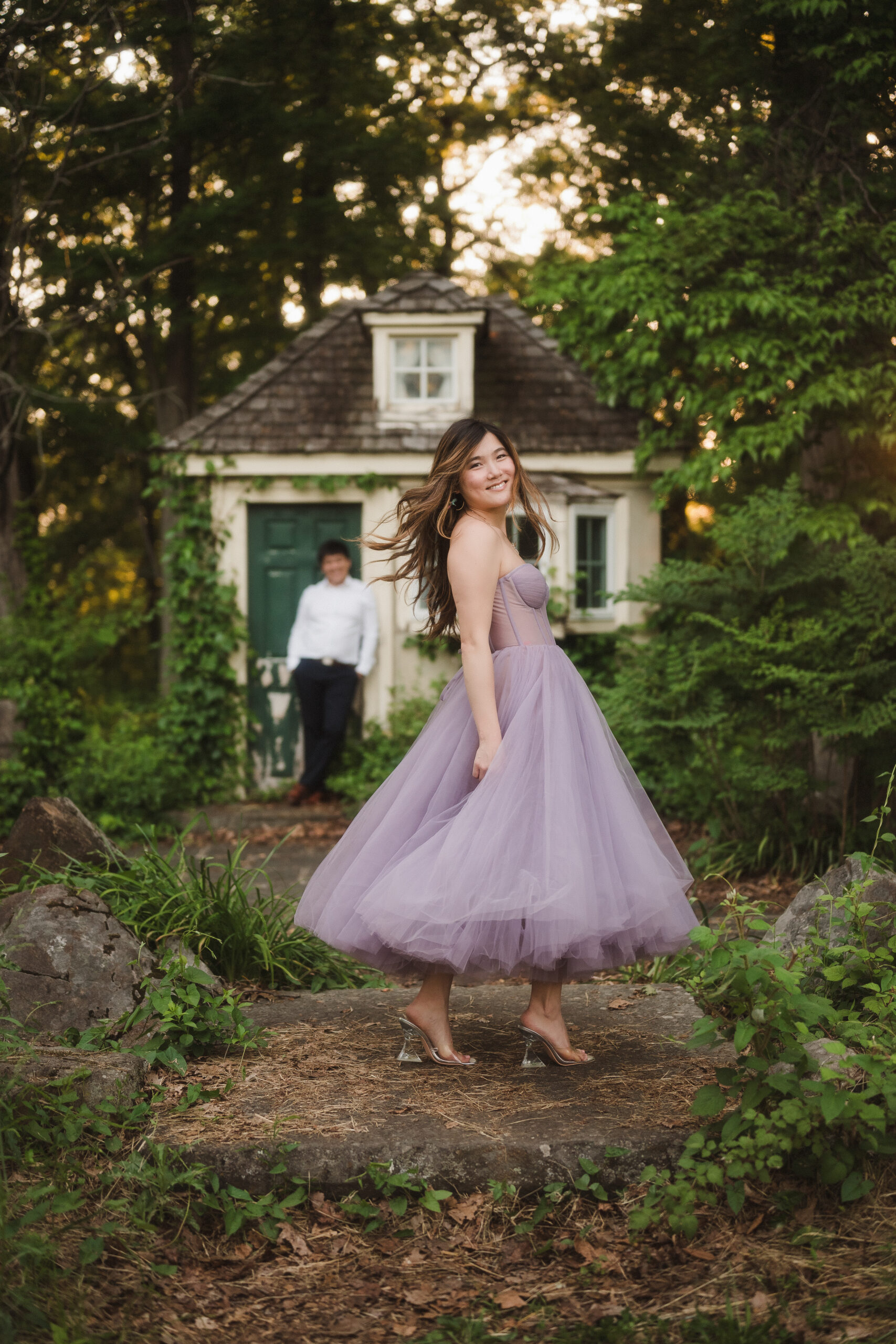 romantic dreamy fairytale whimsical engagement photos at cross estate gardens by suess moments