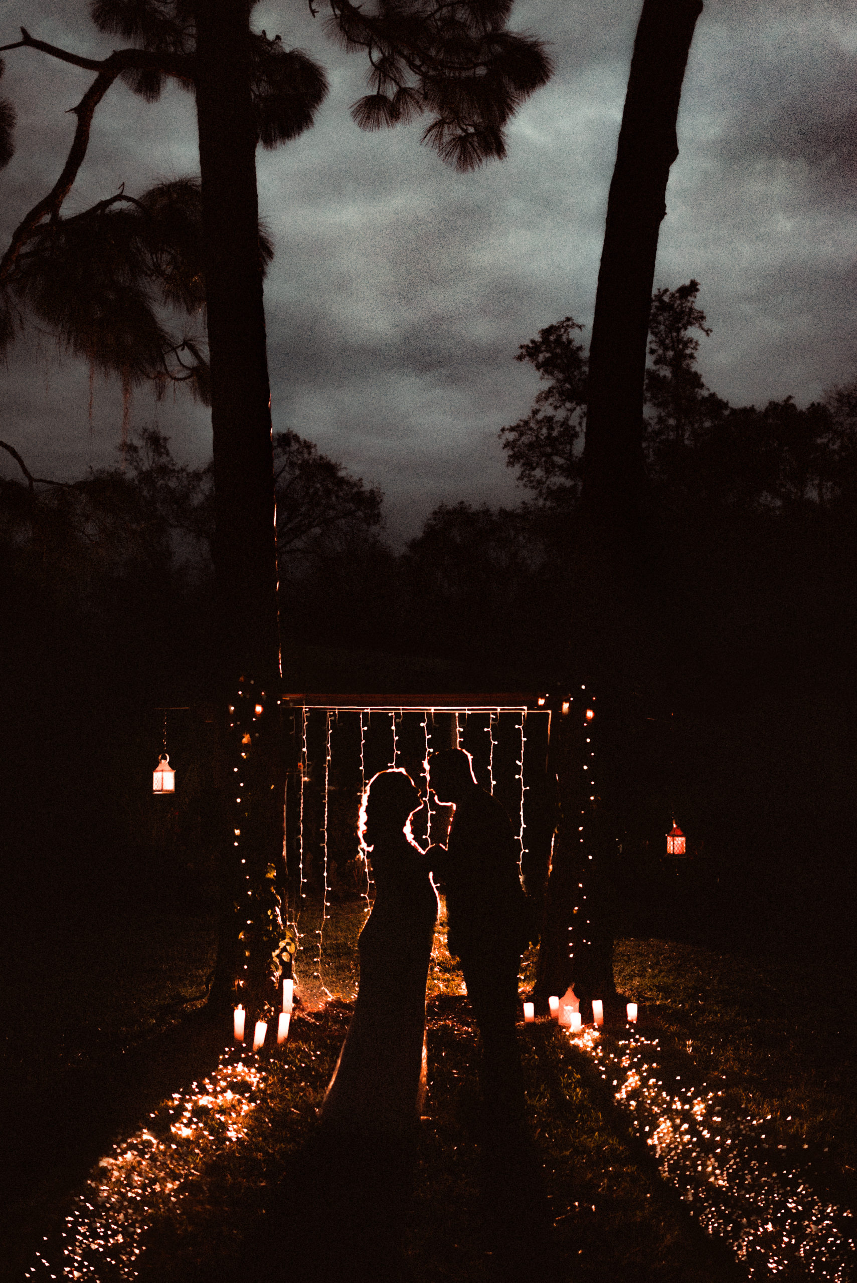 nighttime-magical-fairylight-fine-art-wedding-photos-by-suess-moments