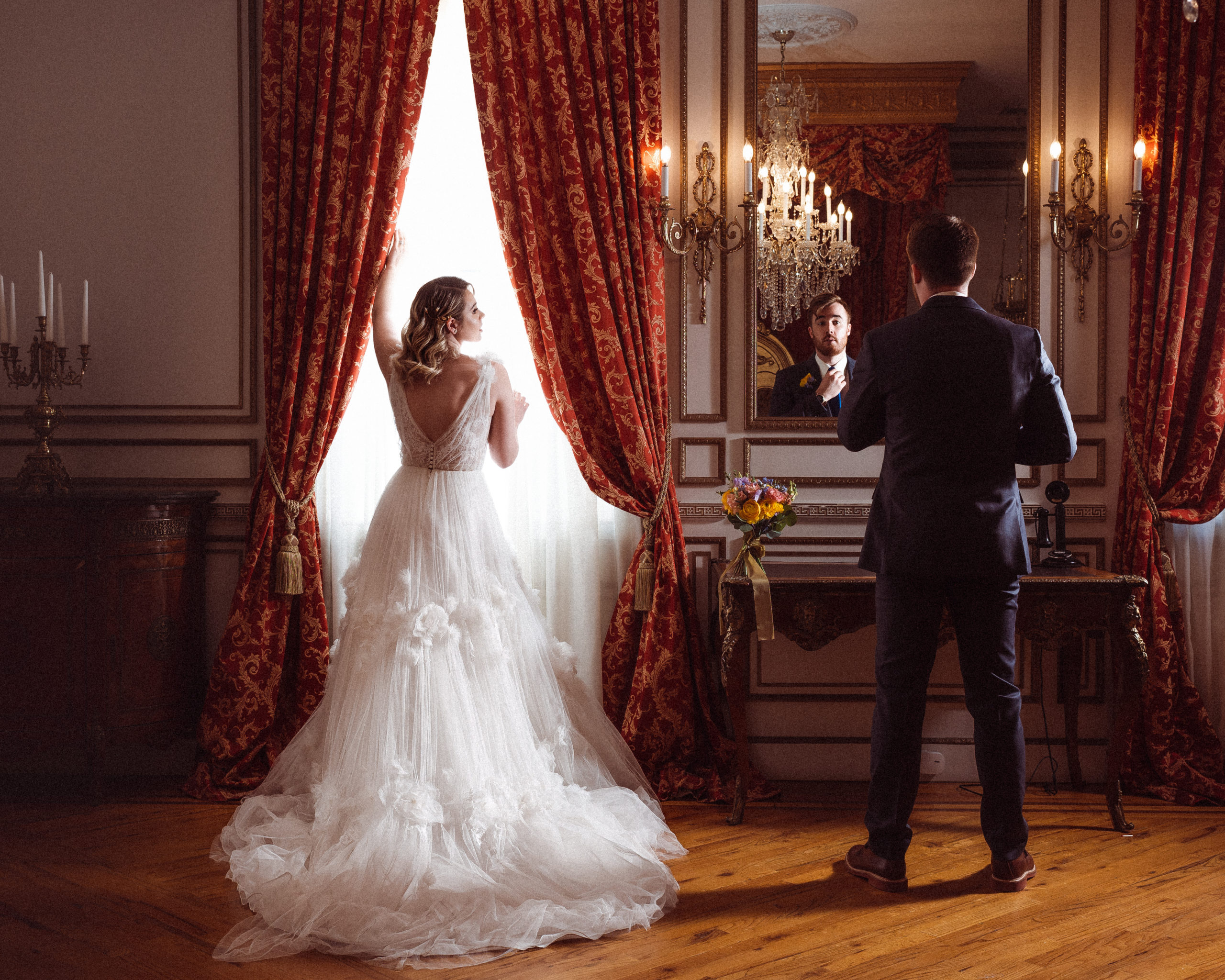 creative-off-camera-flash-wedding-photos-at-the-james-ward-mansion-by-suess-moments