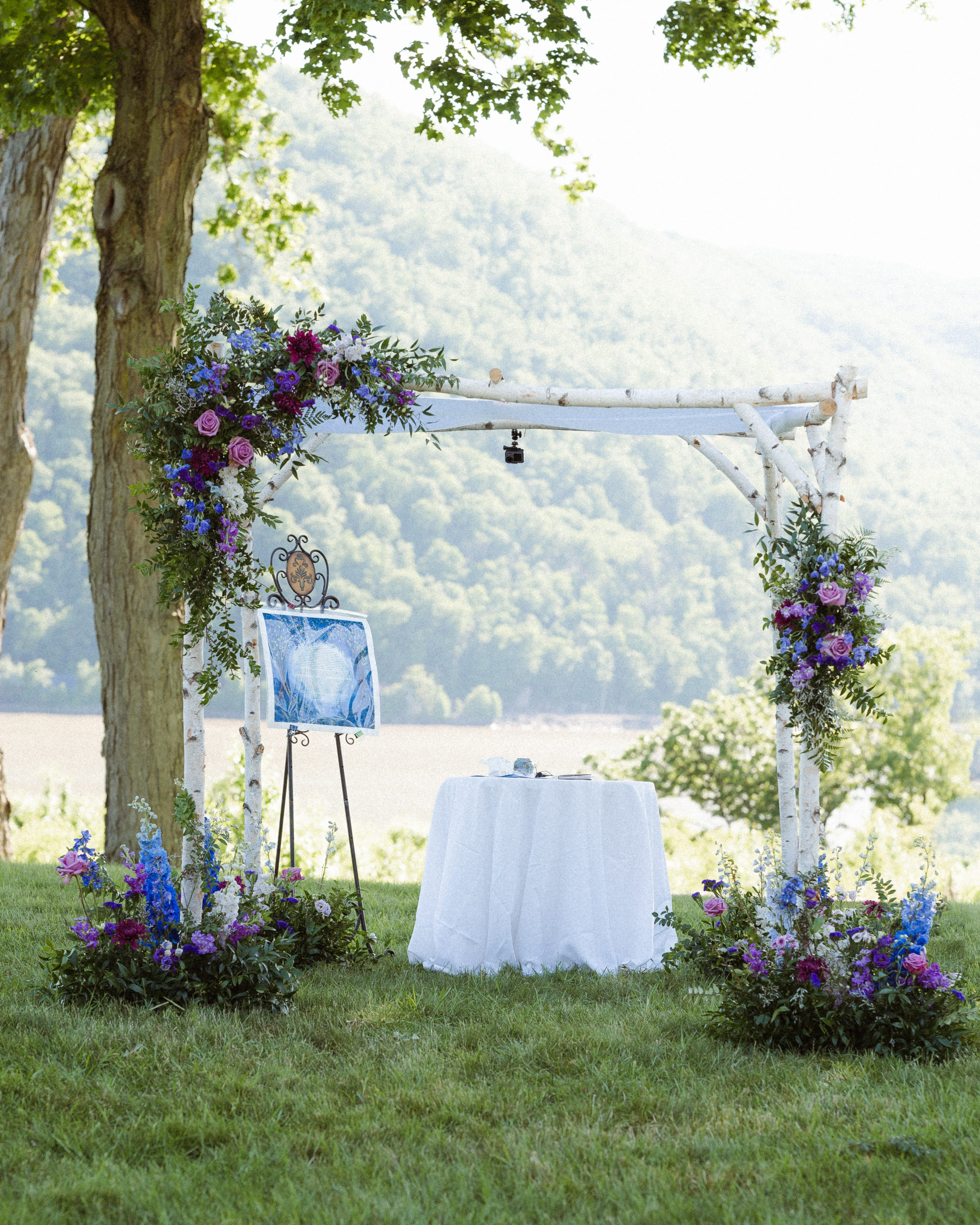 purple-blue-vibrant-wedding-photos-monteverde-at-oldstone-ny-suess-moments-photography