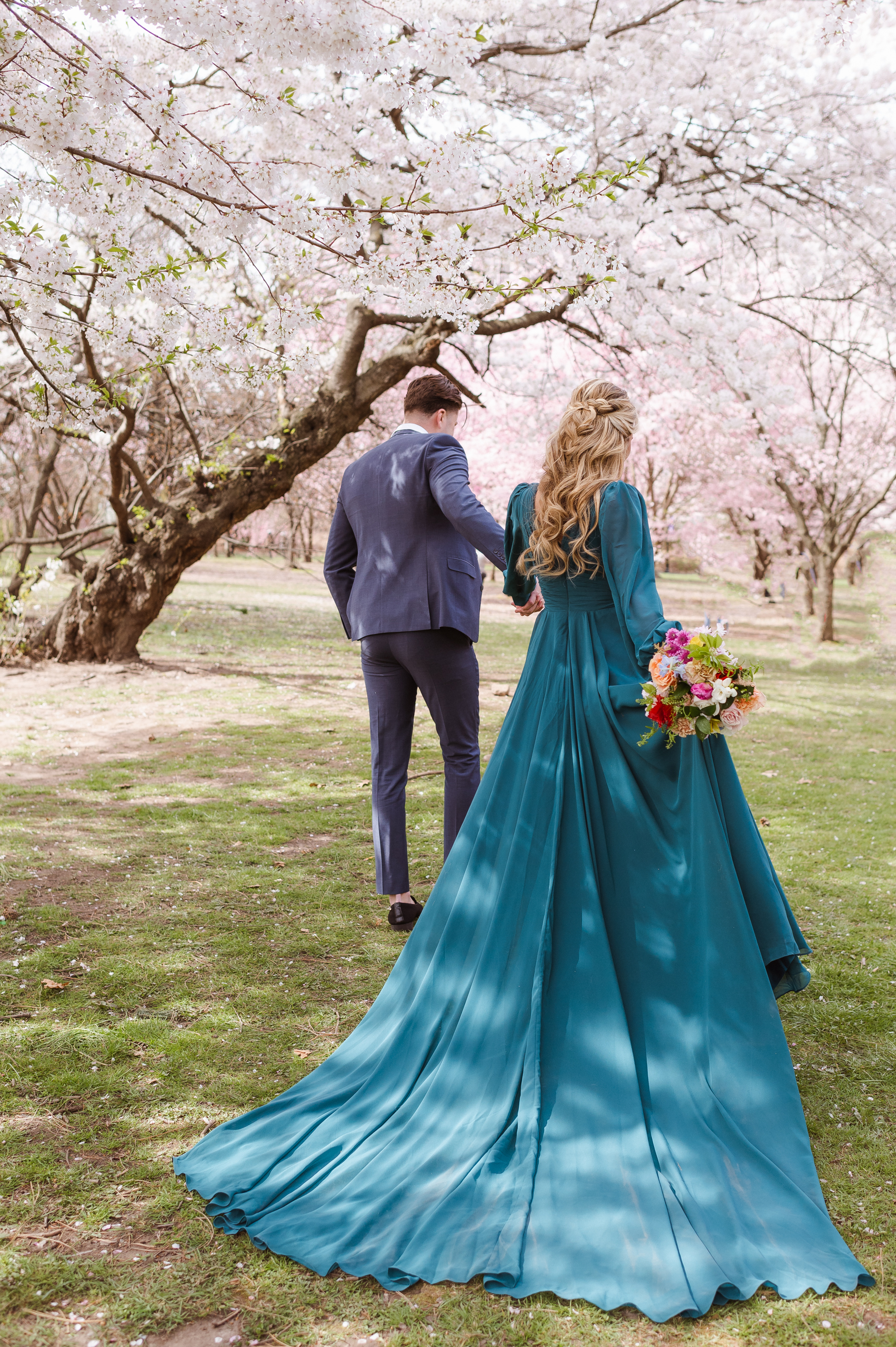 nj-engagement-couples-photos-by-suess-moments-at-new-jersey-branch-brook-park-cherry-blossoms-spring
