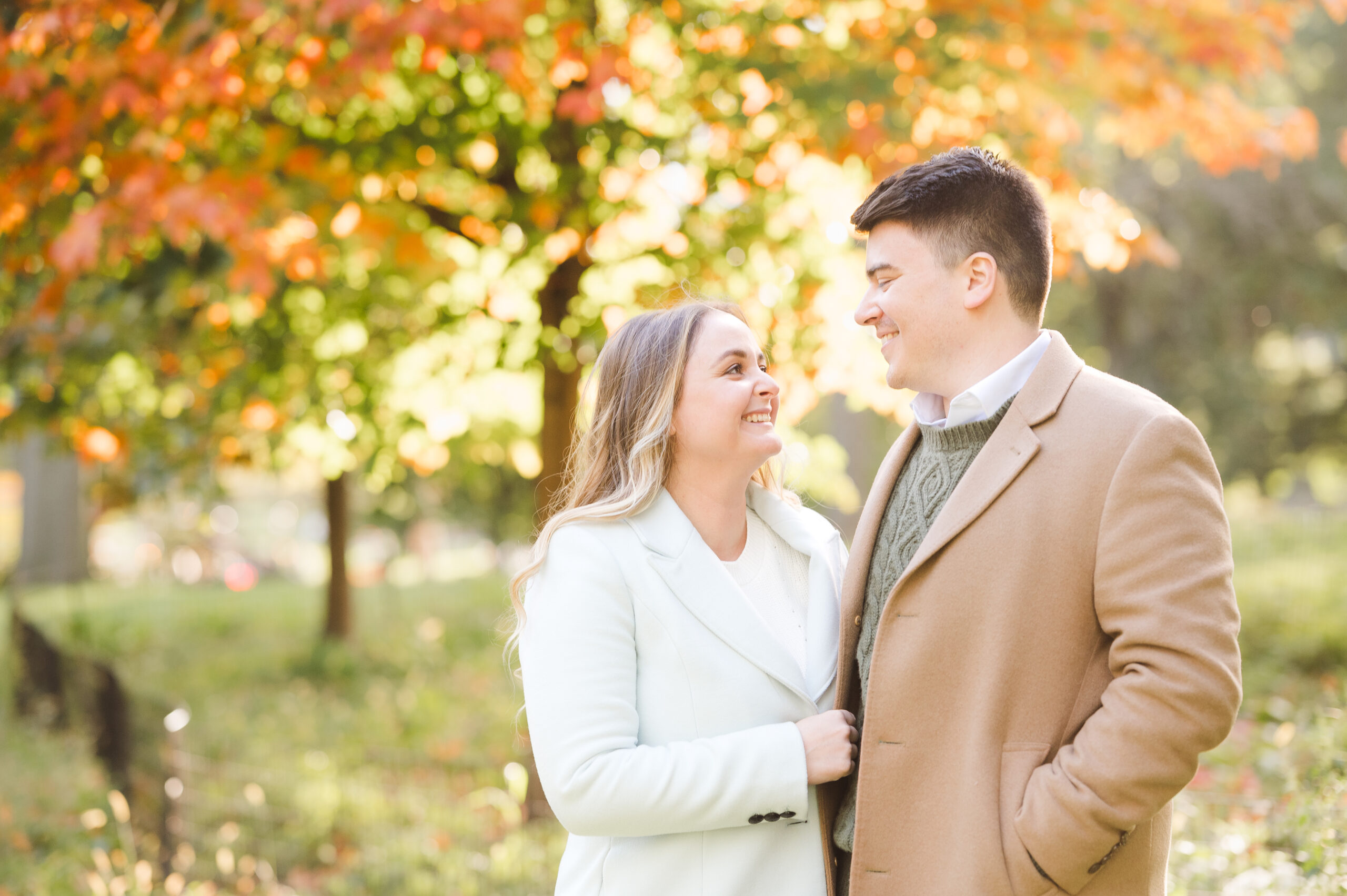 fall-engagement-photos-in-central-park-by-suess-moments-photographer