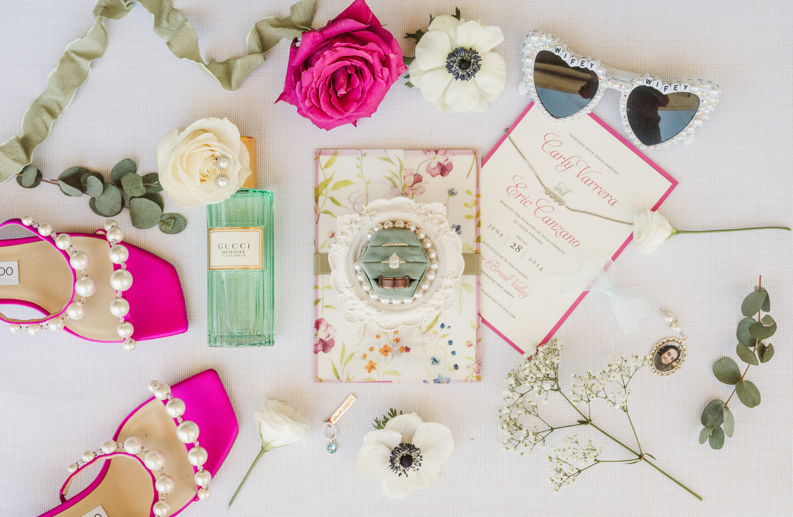 wedding-photos-of-details-as-a-flat-lay-by-suess-moments-nj-photographer