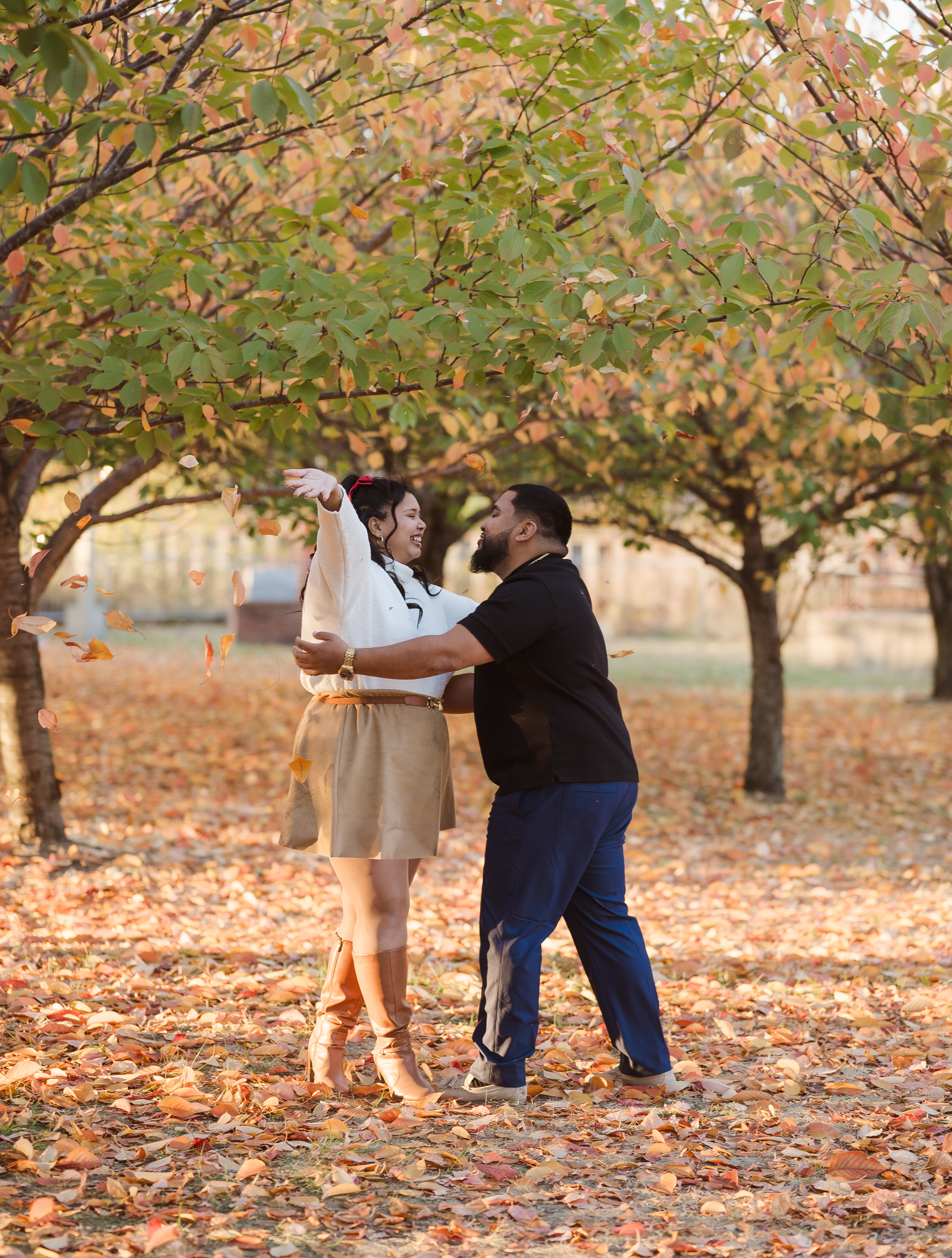 liberty-state-park-fall-season-engagement-photos-by-suess-moments